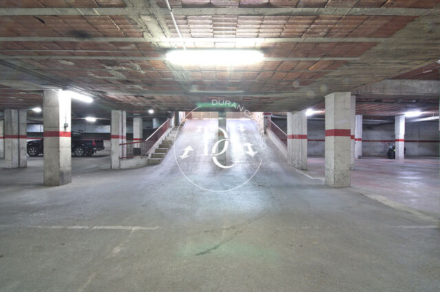 Parking à vendre de 110 places au centre de Roquetes