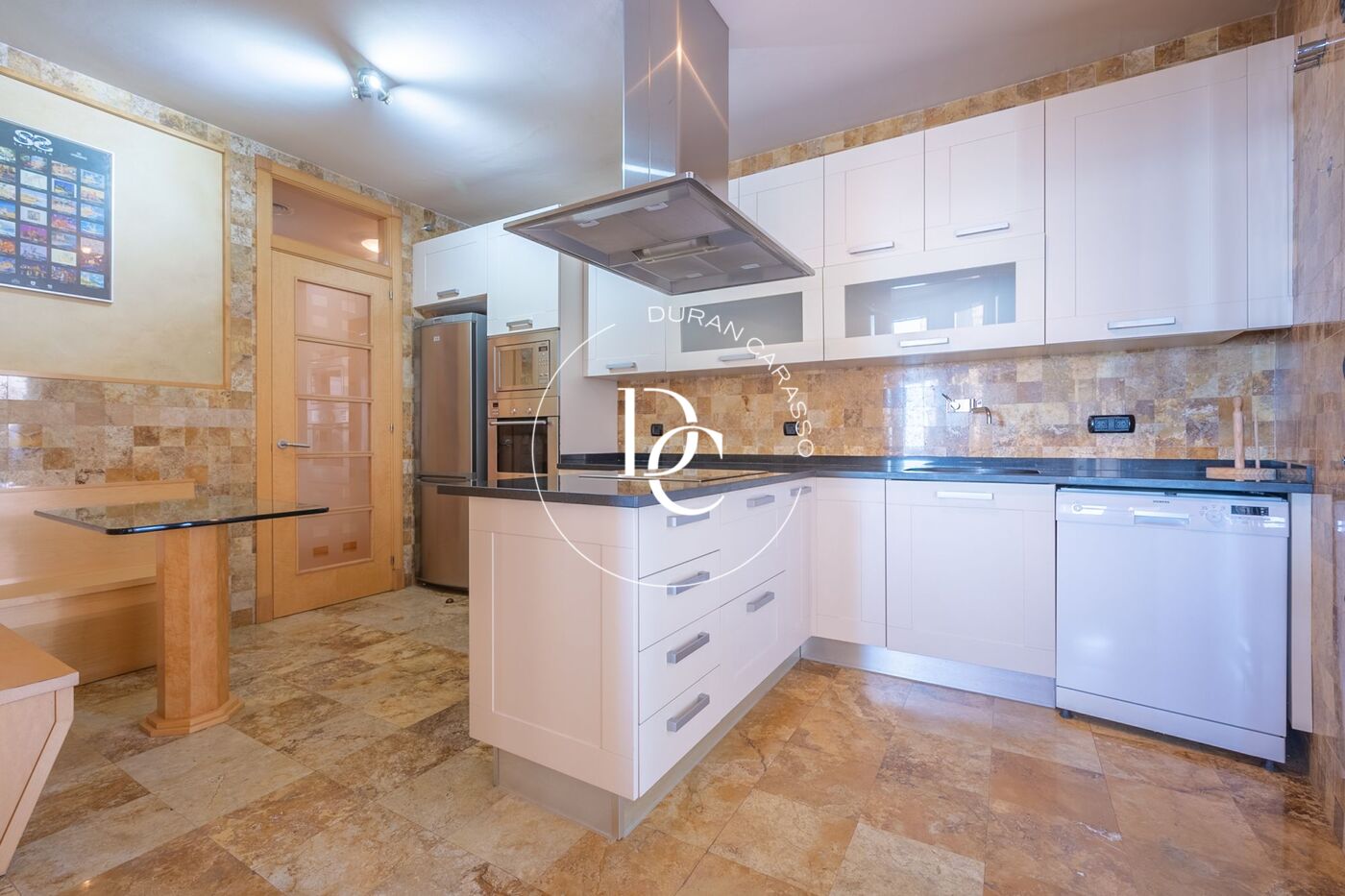 Furnished holiday rental flat with sea views in Sitges