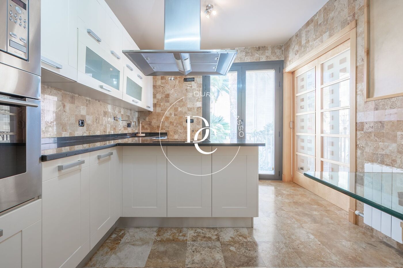 Furnished holiday rental flat with sea views in Sitges