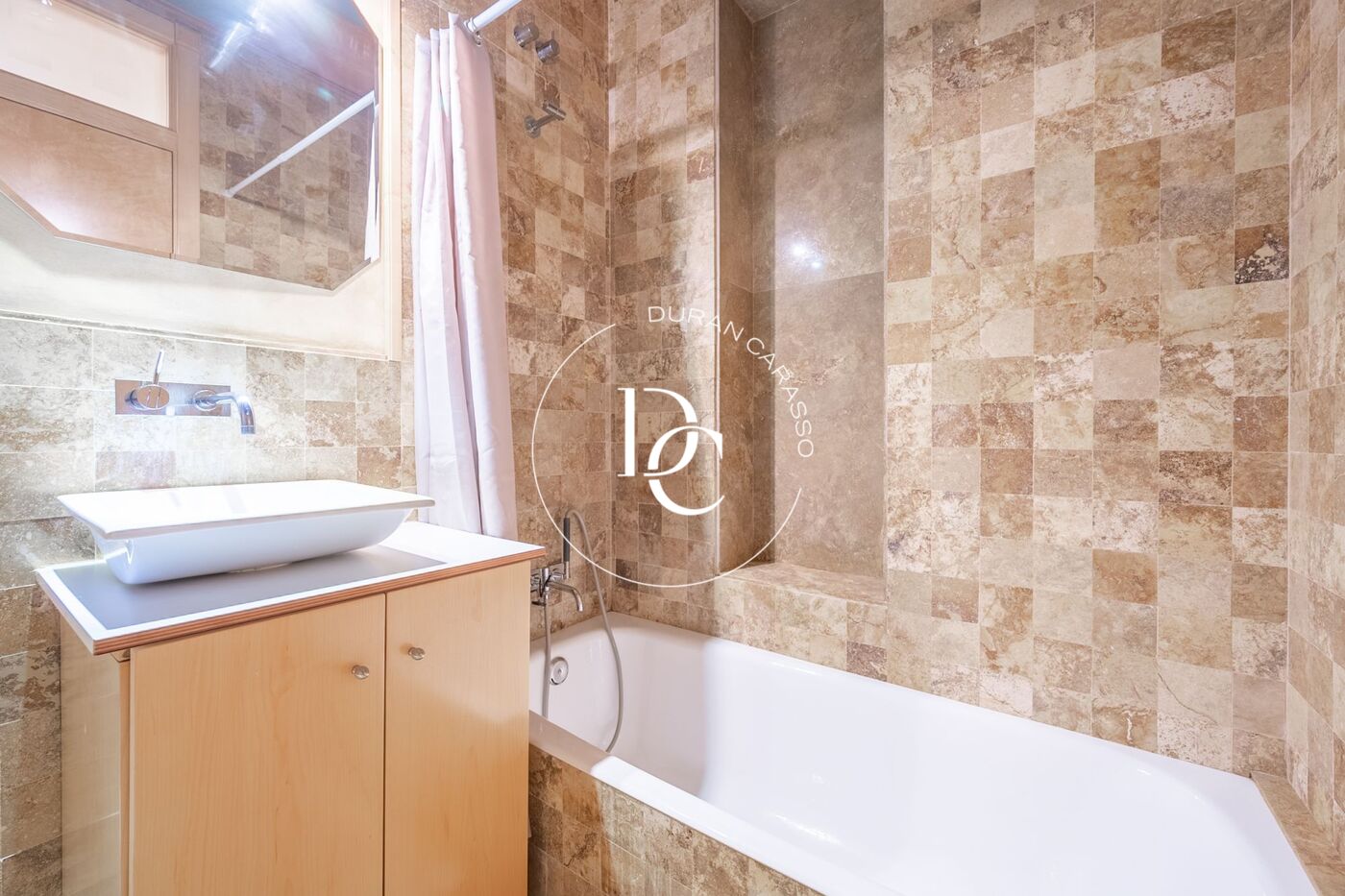 Furnished holiday rental flat with sea views in Sitges