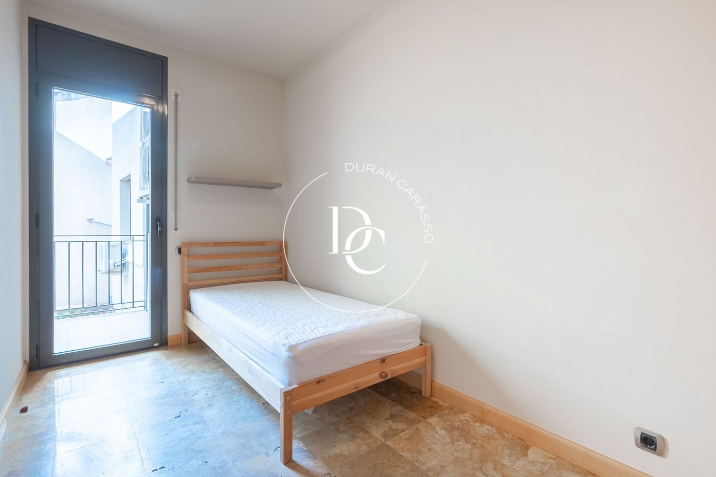 Furnished holiday rental flat with sea views in Sitges