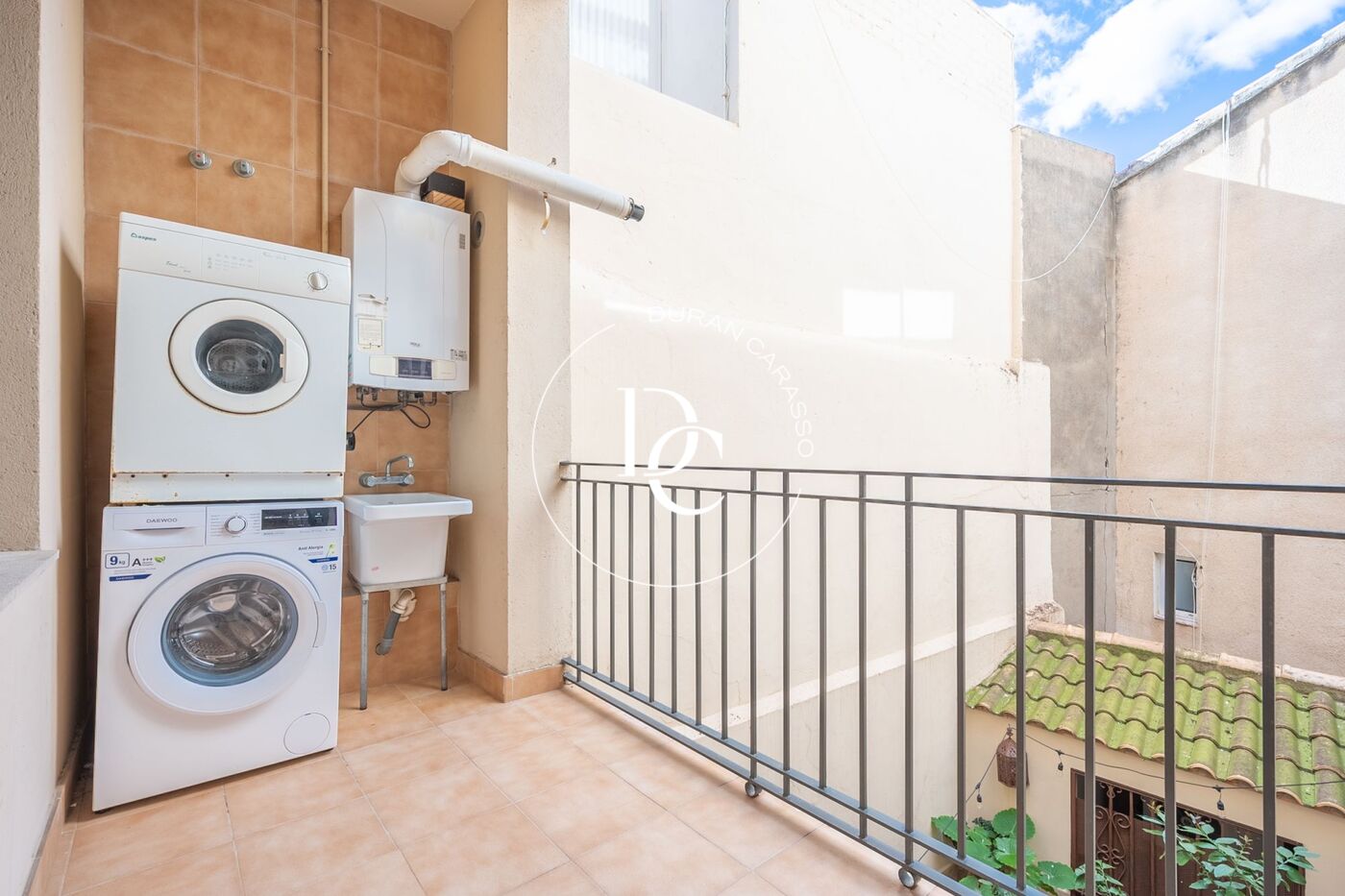 Furnished holiday rental flat with sea views in Sitges