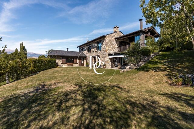 Casa en venta con jardín en Santa Magdalena