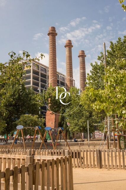 Edificio oficinas/industrial con posibilidad de uso residencial en Av. Paral·lel