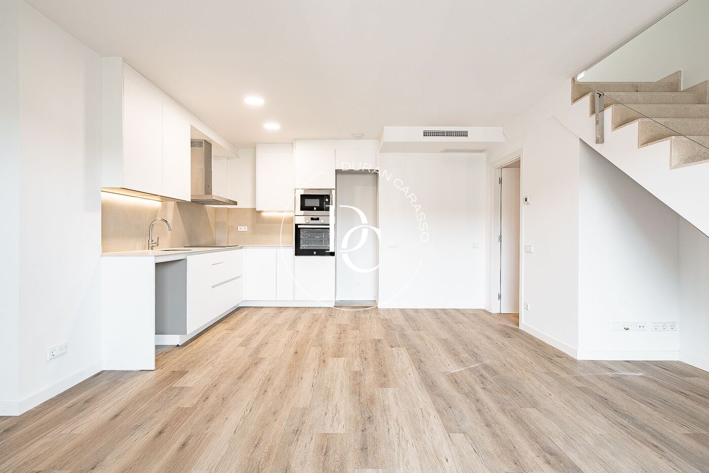 Obra nueva con piscina en venta en Sant Joan Despí