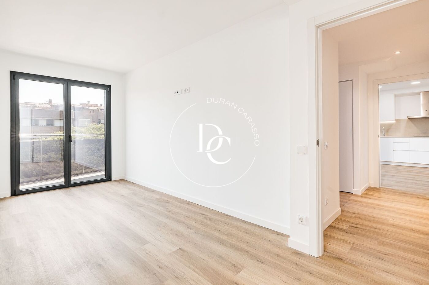 Obra nueva con piscina en venta en Sant Joan Despí