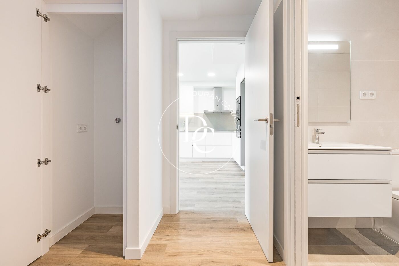 Obra nueva con piscina en venta en Sant Joan Despí