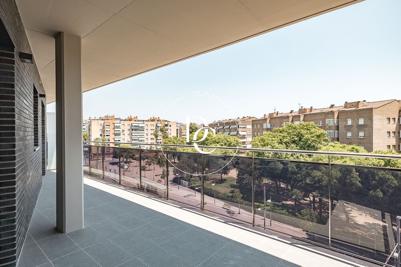 Obra nueva con piscina en venta en Sant Joan Despí