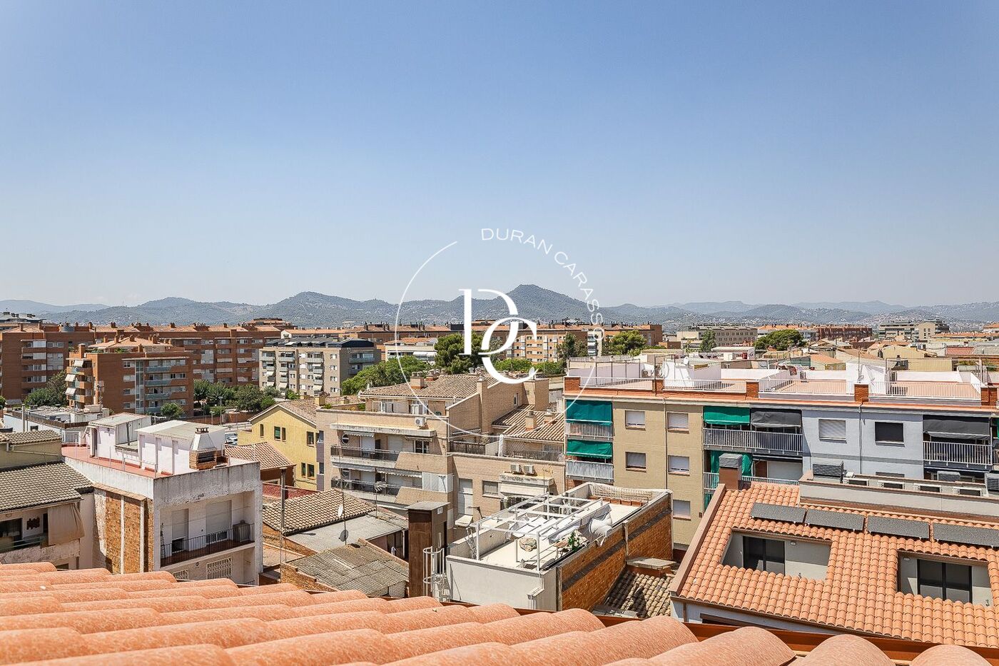 Obra nueva con piscina en venta en Sant Joan Despí