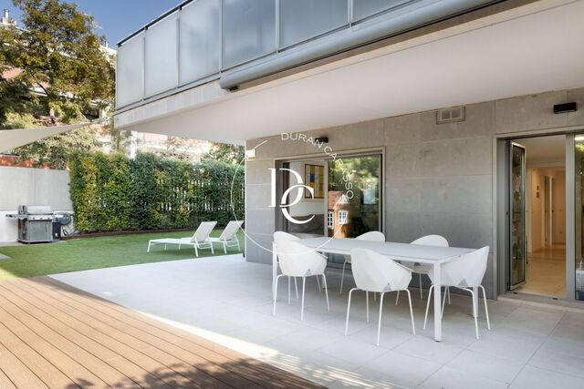 Ground floor with garden for sale in La Plana.