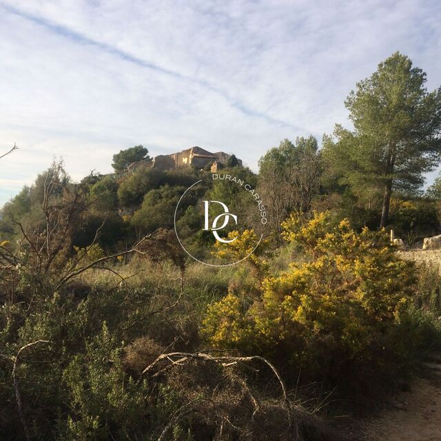 Finca de 439 hectáreas cerca de Sitges con masía catalogada  