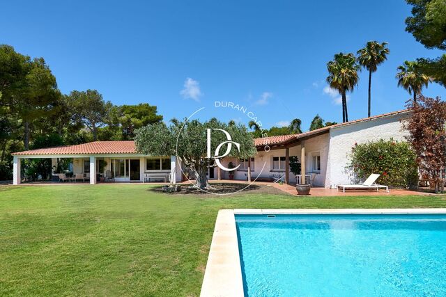 Auténtica casa mediterránea en venta en Terramar, Sitges