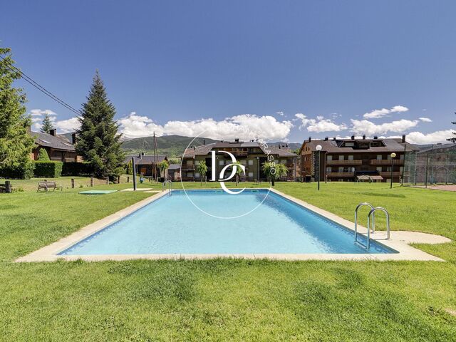 Bonito piso en venta con piscina y pista de tenis en Llívia