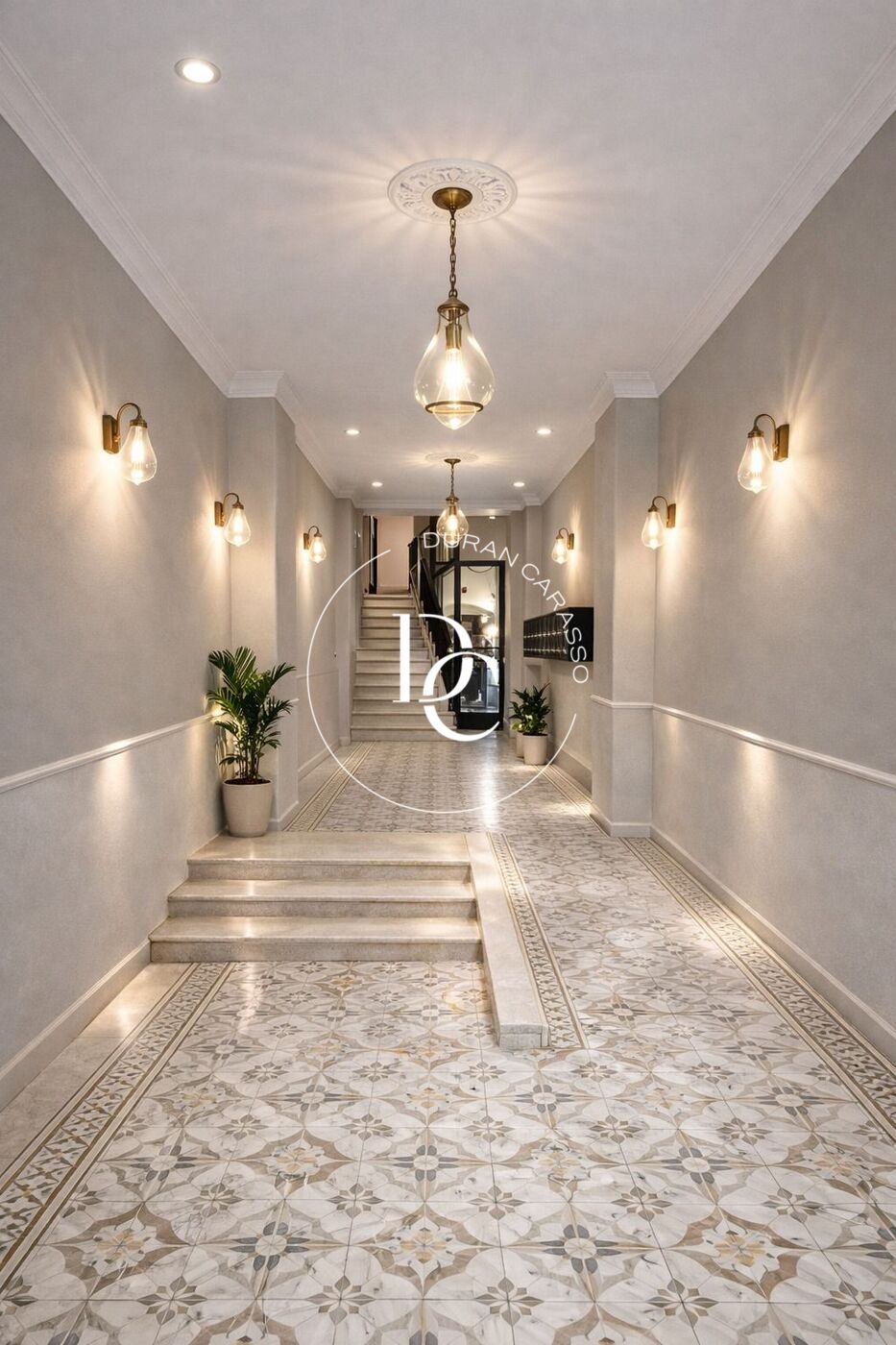 Flat with terrace to renovate for sale in Eixample Esquerra, Barcelona