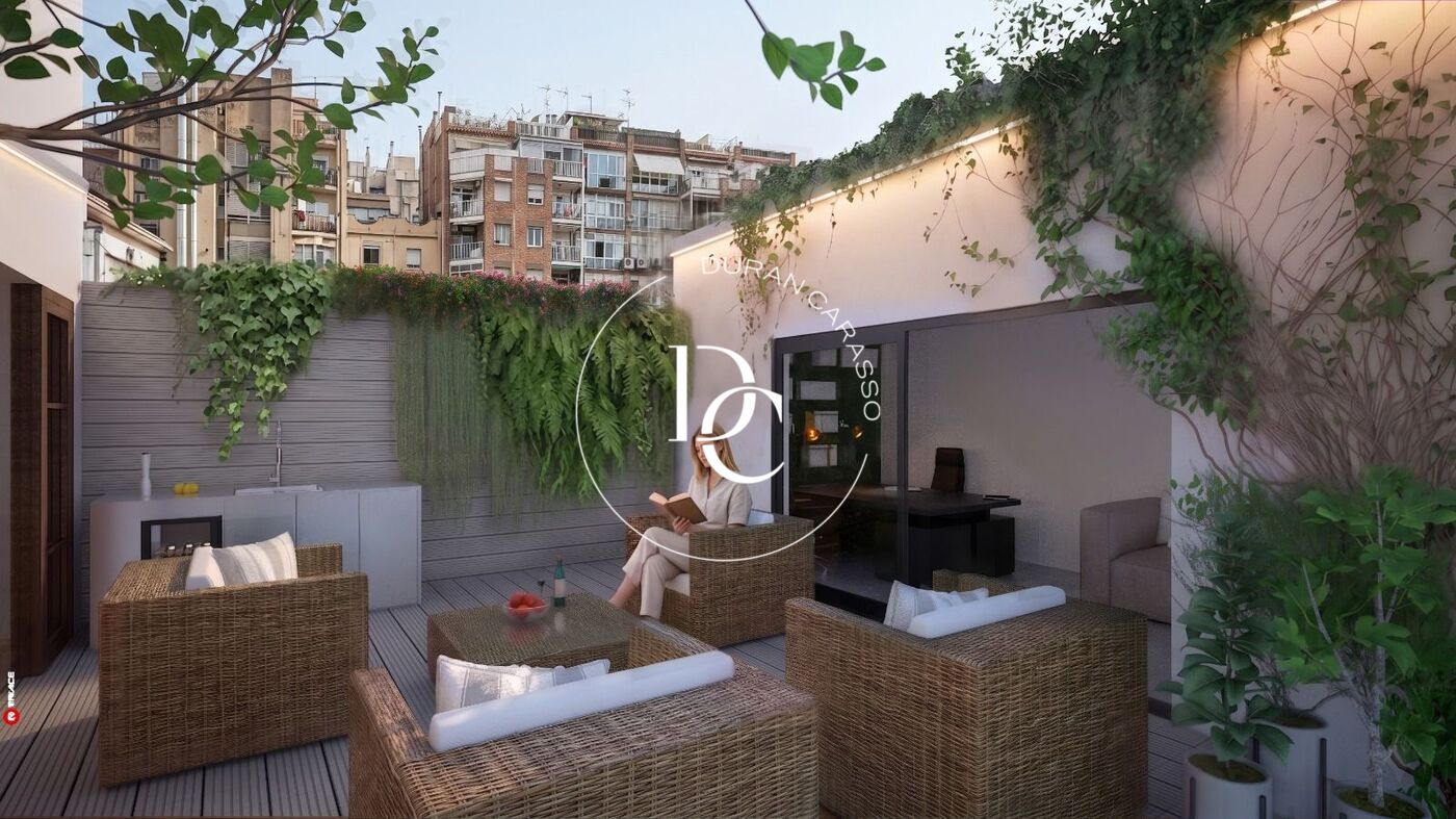 Flat with terrace to renovate for sale in Eixample Esquerra, Barcelona
