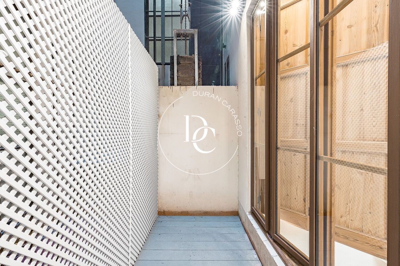 Flat with terrace to renovate for sale in Eixample Esquerra, Barcelona