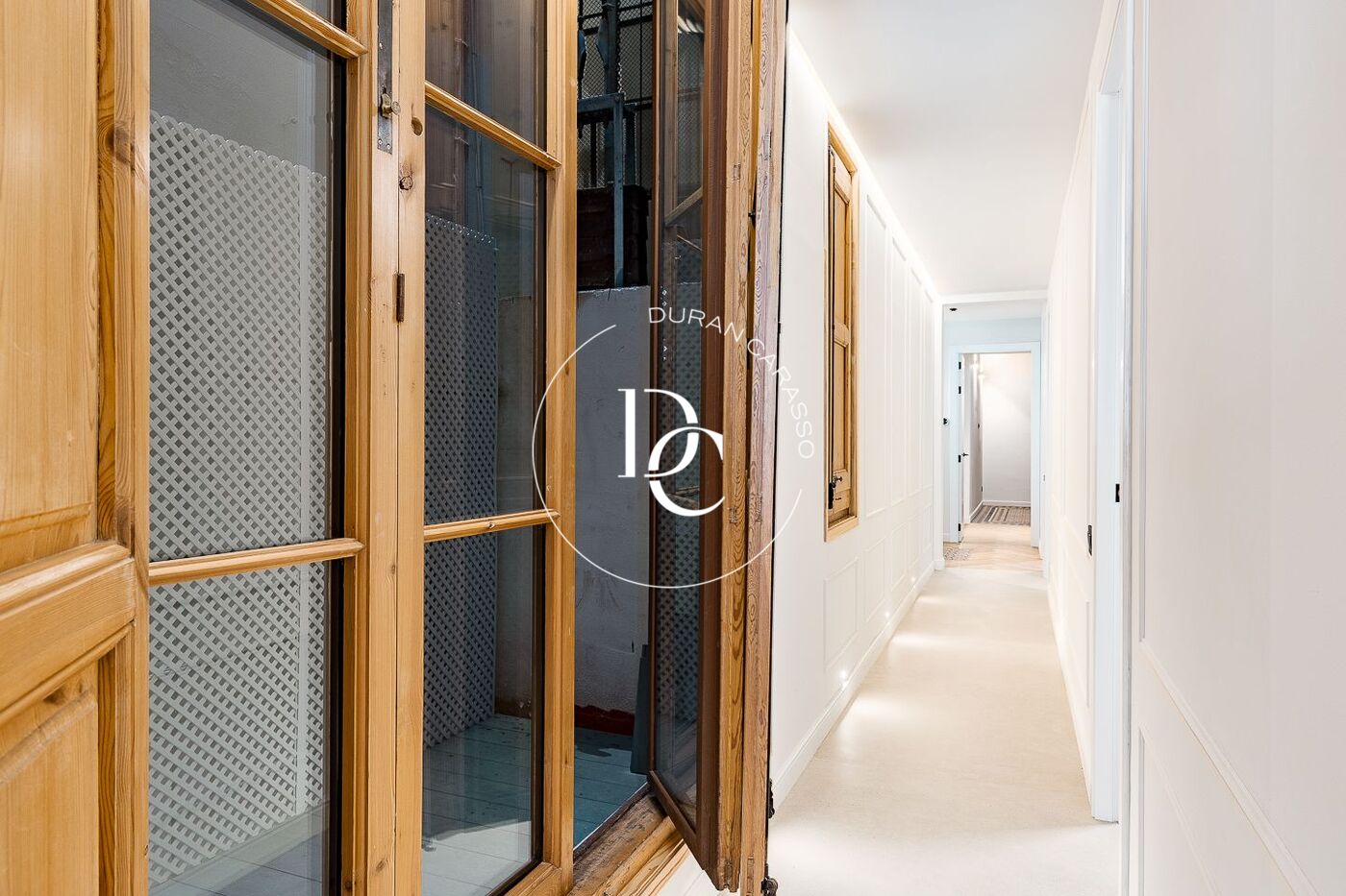 Flat with terrace to renovate for sale in Eixample Esquerra, Barcelona