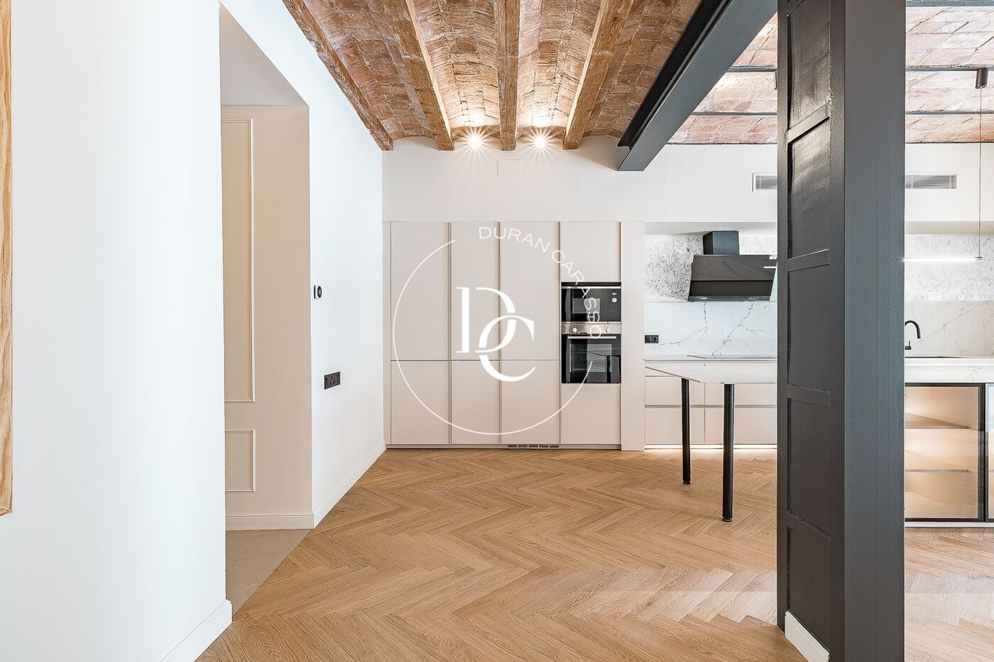 Flat with terrace to renovate for sale in Eixample Esquerra, Barcelona