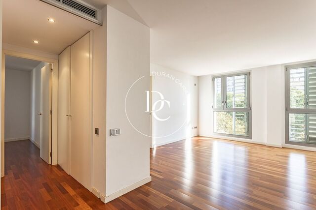 76 sqm flat with views for sale in La Barceloneta, Barcelona