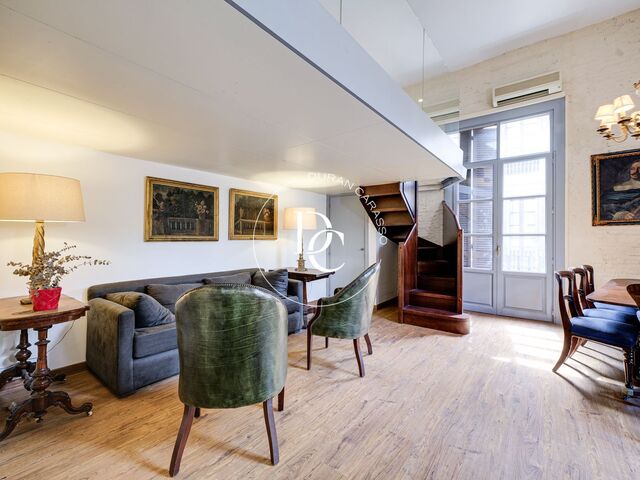 Encantador piso esquinero en venta, en el Gótico, Barcelona