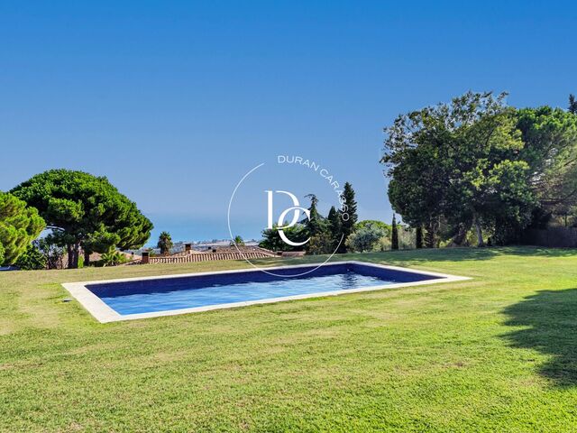 Casa de lujo de 357 m2 con piscina en venta en Supermaresme