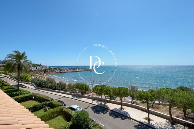 Casa adosada en venta en primera linia de mar, Balmins