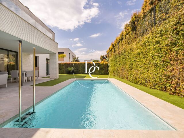 Espectacular casa con piscina en venta en La Plana, Sitges