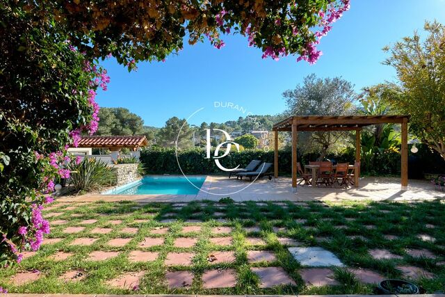 Charmante maison avec jardin et piscine à Mas Alba