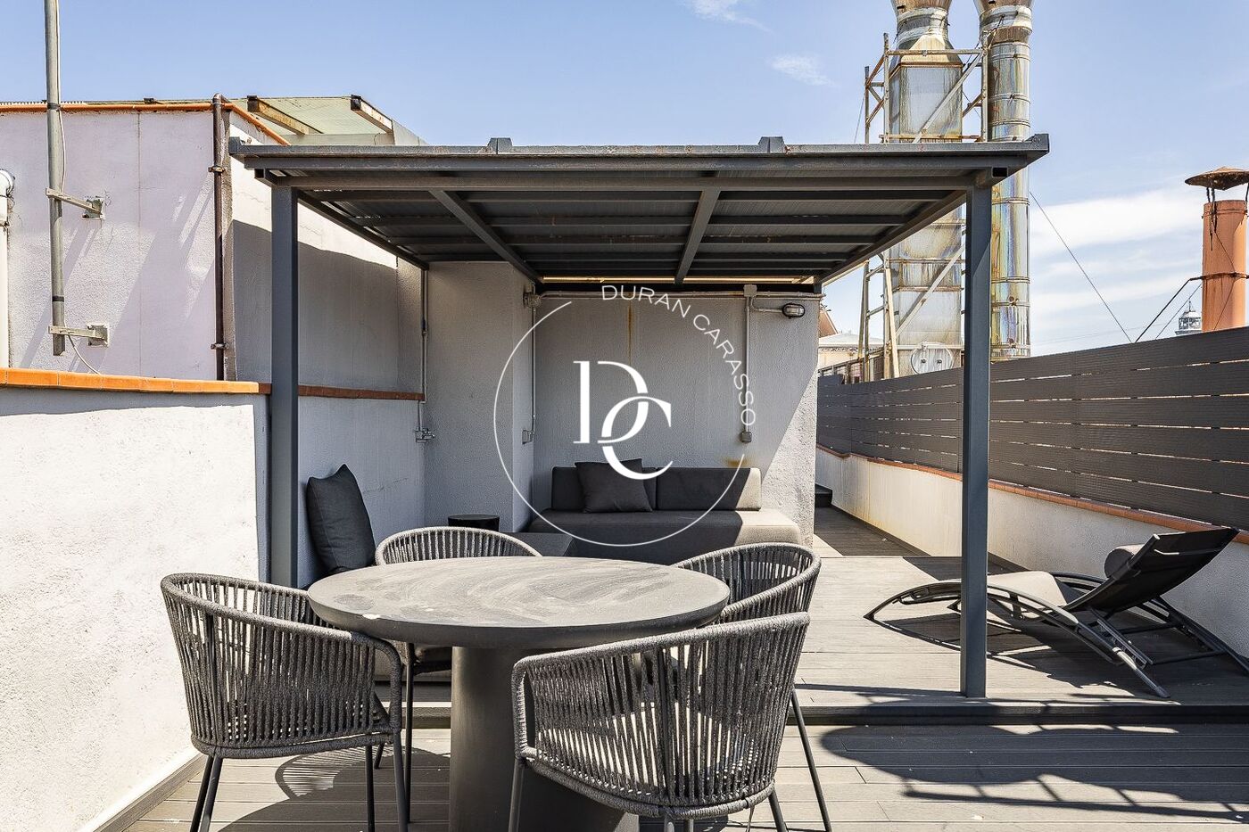 111 sqm Penthouse with views for sale in El Gòtic, Barcelona