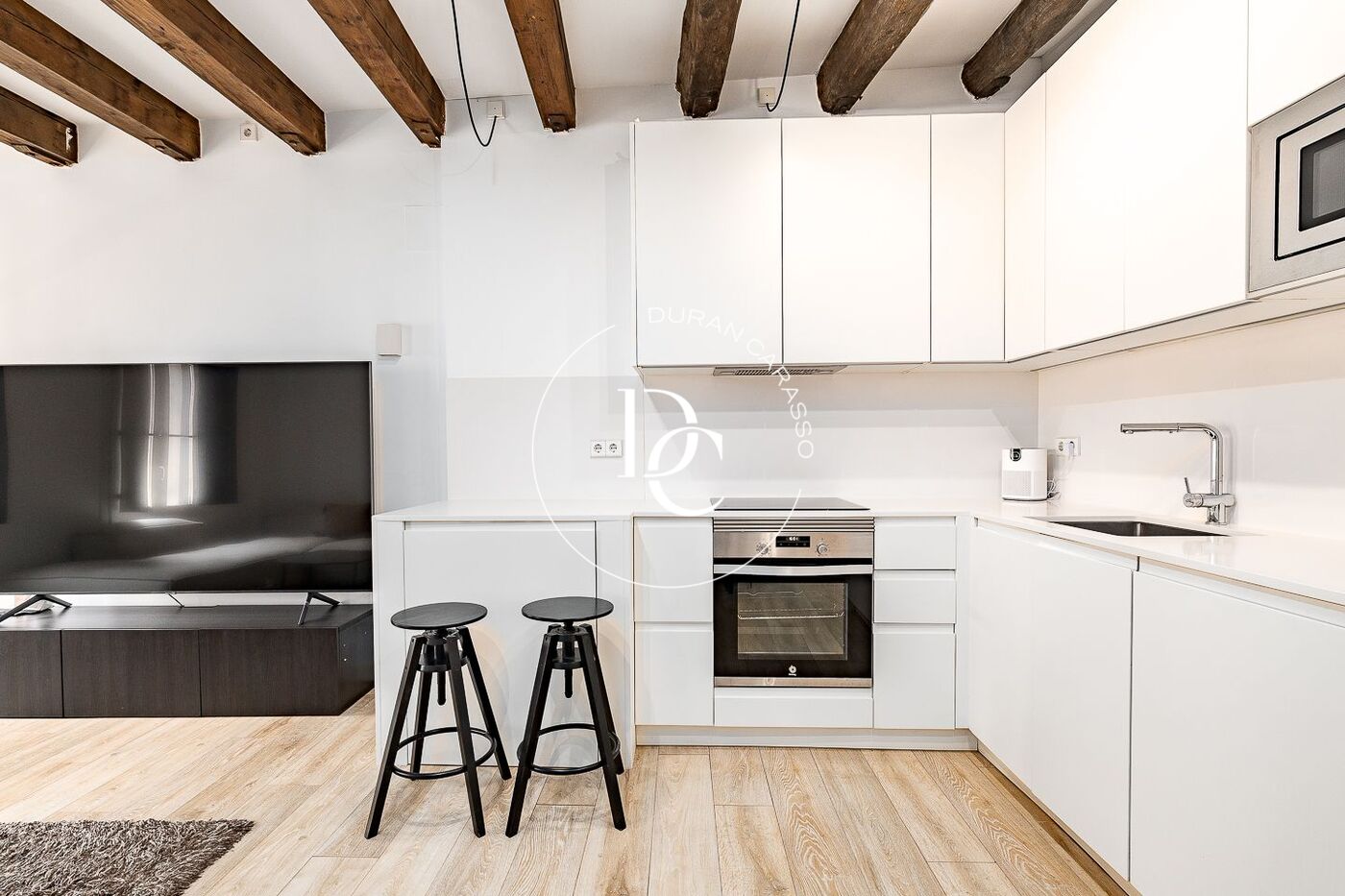 111 sqm Penthouse with views for sale in El Gòtic, Barcelona