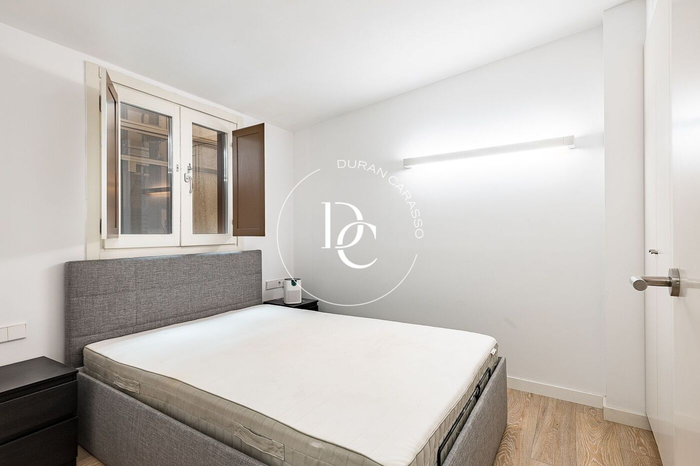 111 sqm Penthouse with views for sale in El Gòtic, Barcelona