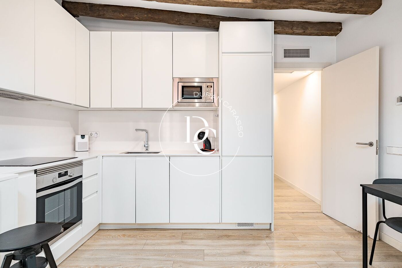 111 sqm Penthouse with views for sale in El Gòtic, Barcelona