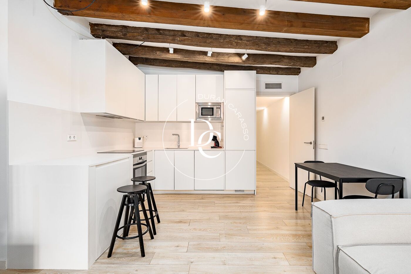 111 sqm Penthouse with views for sale in El Gòtic, Barcelona