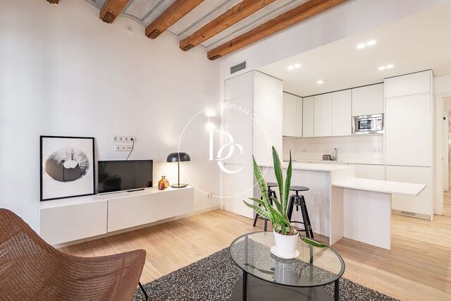 111 sqm Penthouse with views for sale in El Gòtic, Barcelona