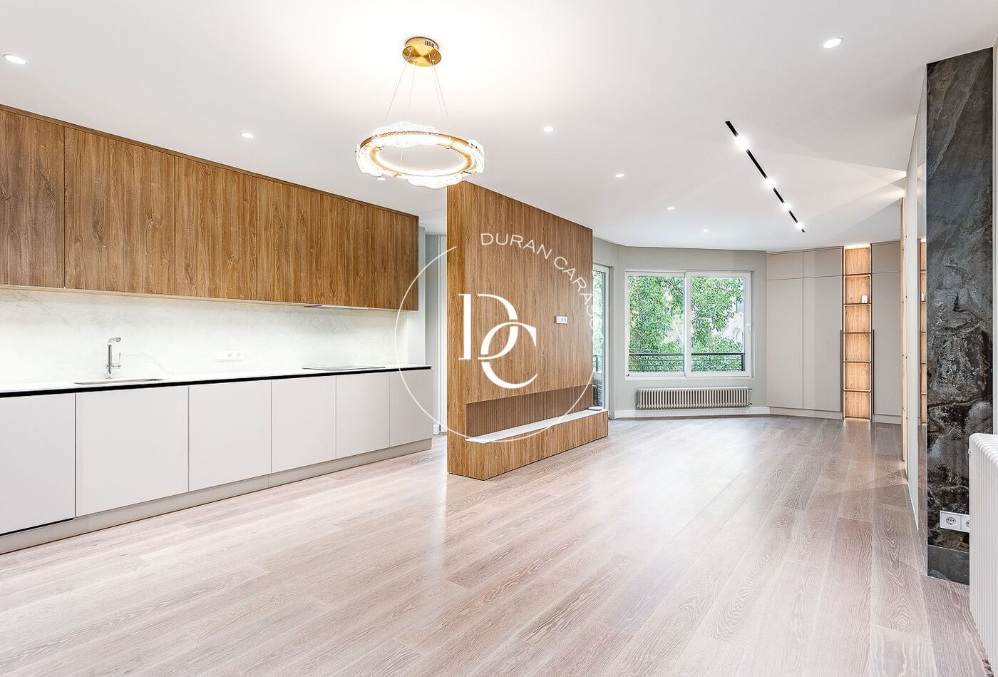 147 sqm luxury flat with views and terrace for sale in La Dreta de l'Eixample, Barcelona