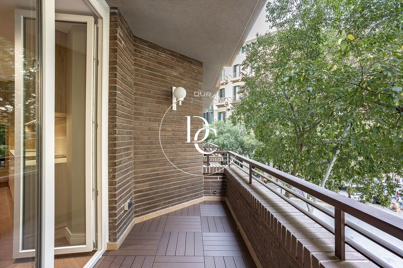 147 sqm luxury flat with views and terrace for sale in La Dreta de l'Eixample, Barcelona