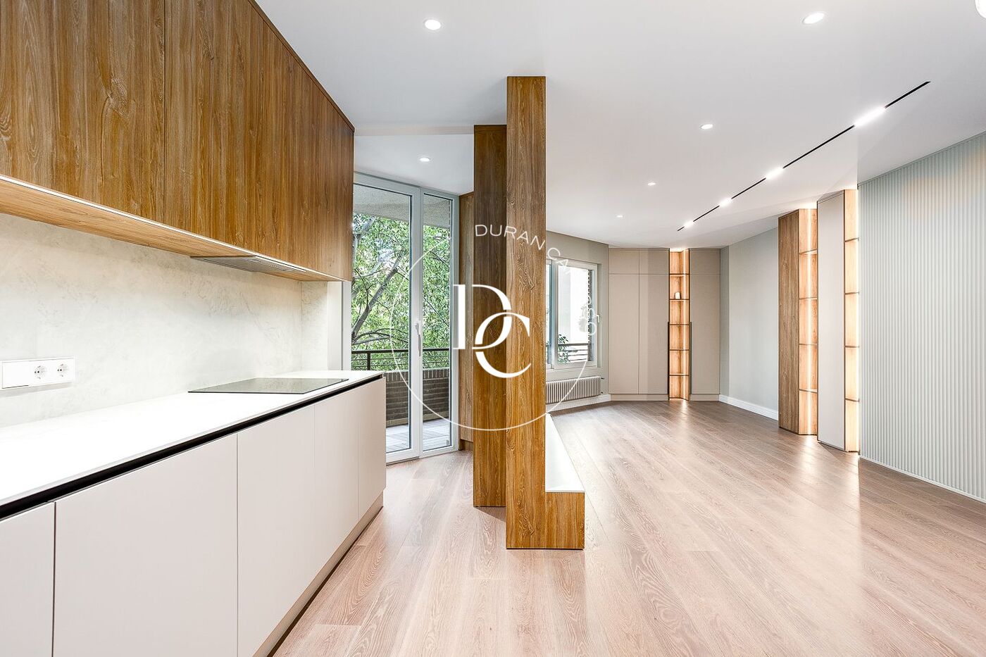 147 sqm luxury flat with views and terrace for sale in La Dreta de l'Eixample, Barcelona