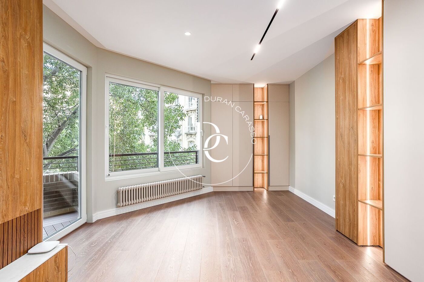 147 sqm luxury flat with views and terrace for sale in La Dreta de l'Eixample, Barcelona