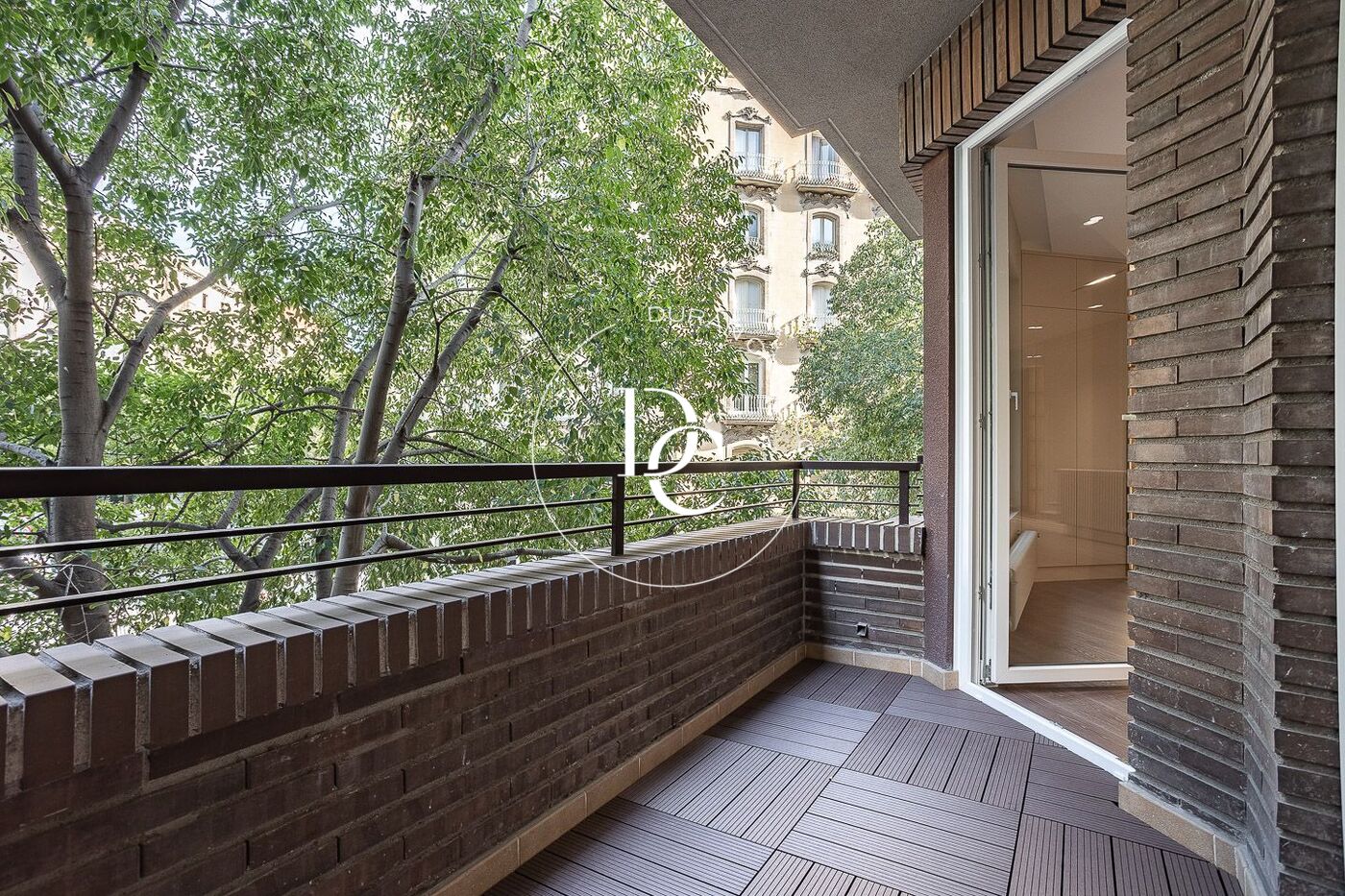 147 sqm luxury flat with views and terrace for sale in La Dreta de l'Eixample, Barcelona