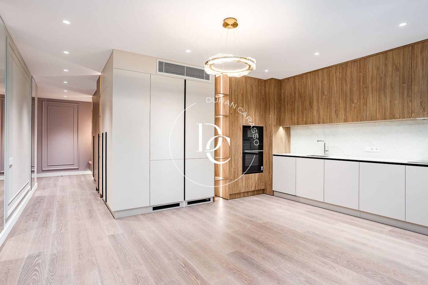 147 sqm luxury flat with views and terrace for sale in La Dreta de l'Eixample, Barcelona