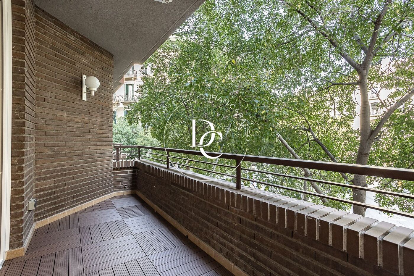 147 sqm luxury flat with views and terrace for sale in La Dreta de l'Eixample, Barcelona