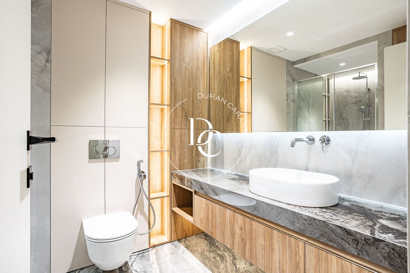 147 sqm luxury flat with views and terrace for sale in La Dreta de l'Eixample, Barcelona