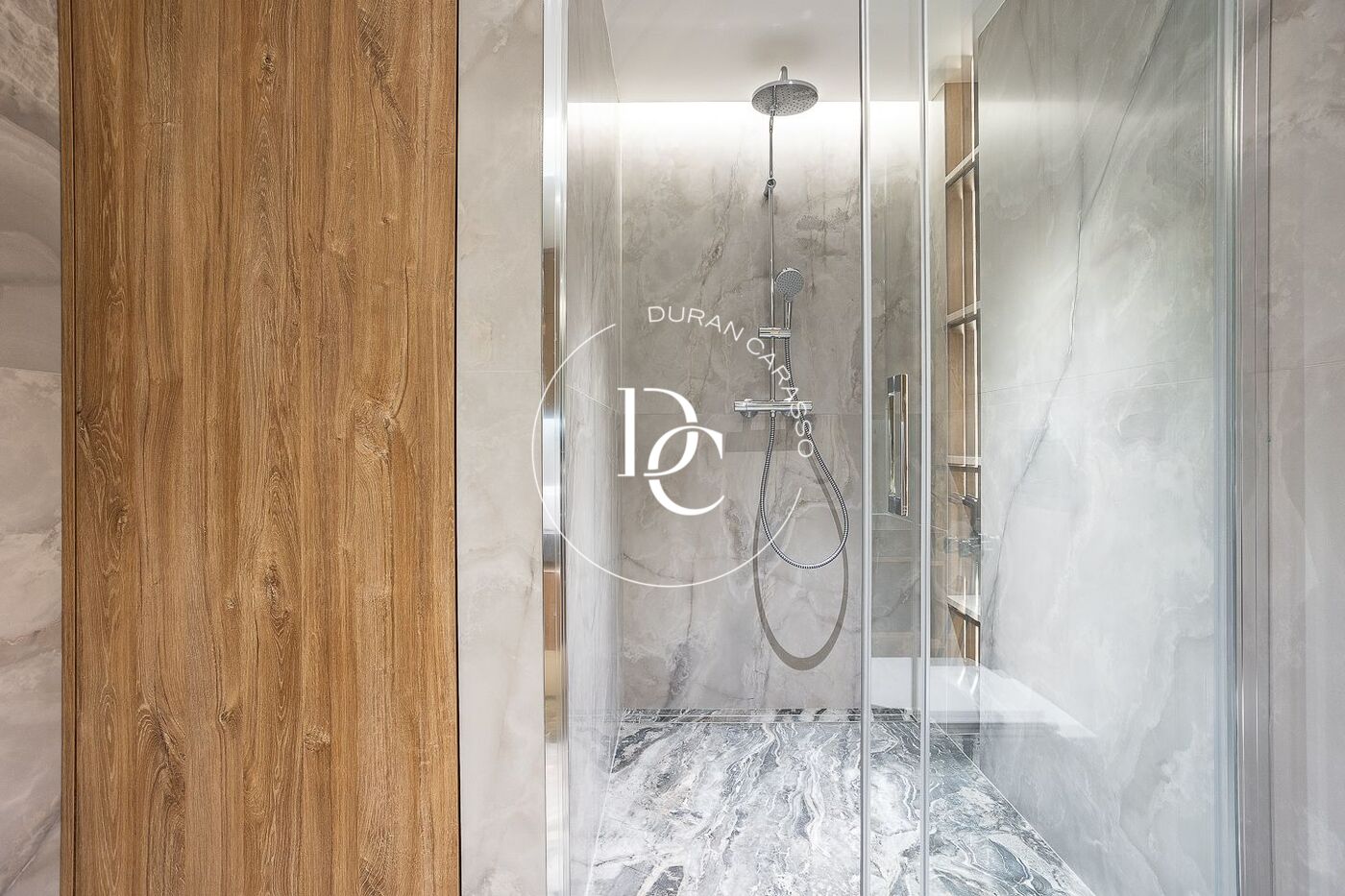 147 sqm luxury flat with views and terrace for sale in La Dreta de l'Eixample, Barcelona