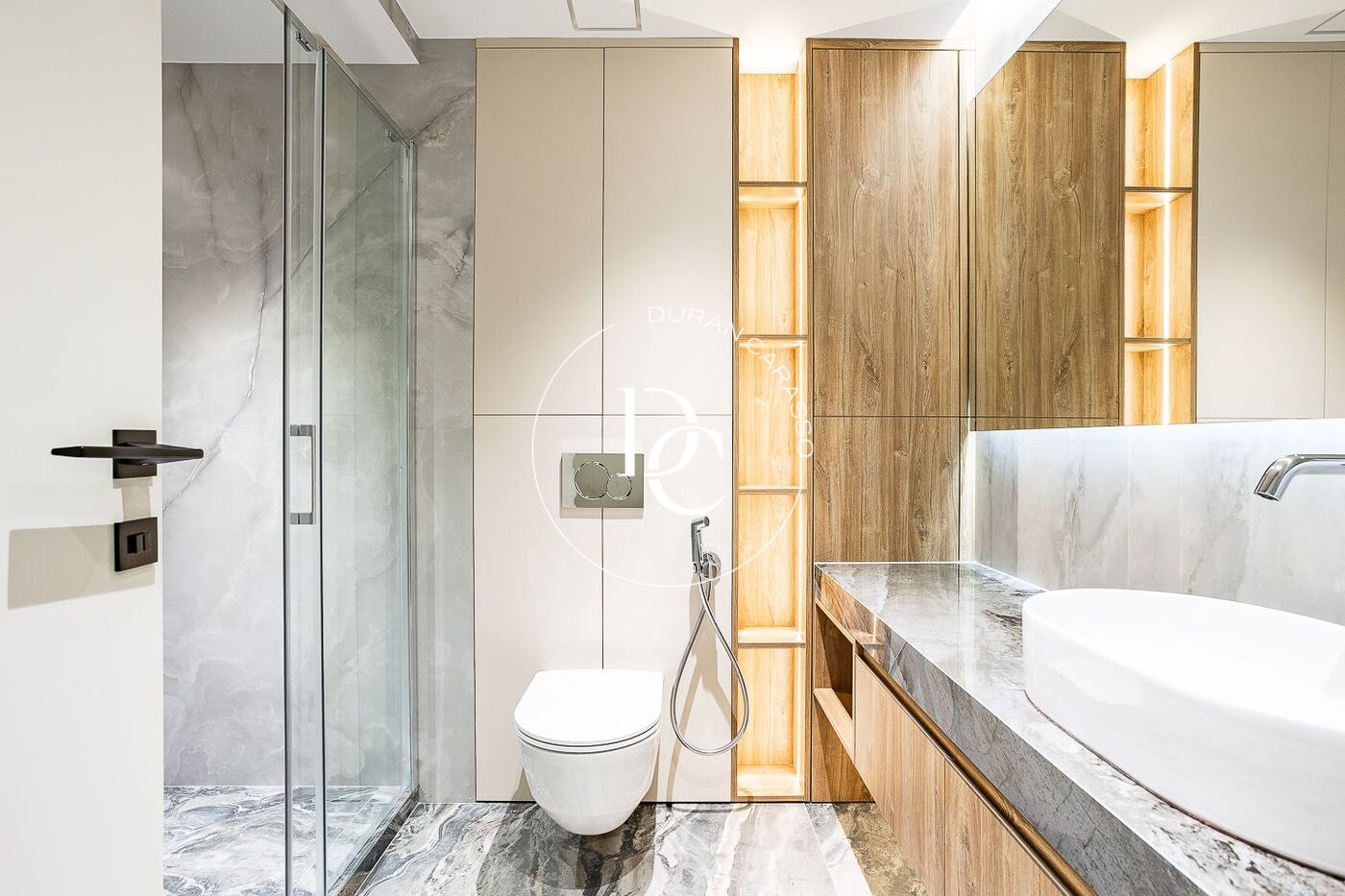 147 sqm luxury flat with views and terrace for sale in La Dreta de l'Eixample, Barcelona