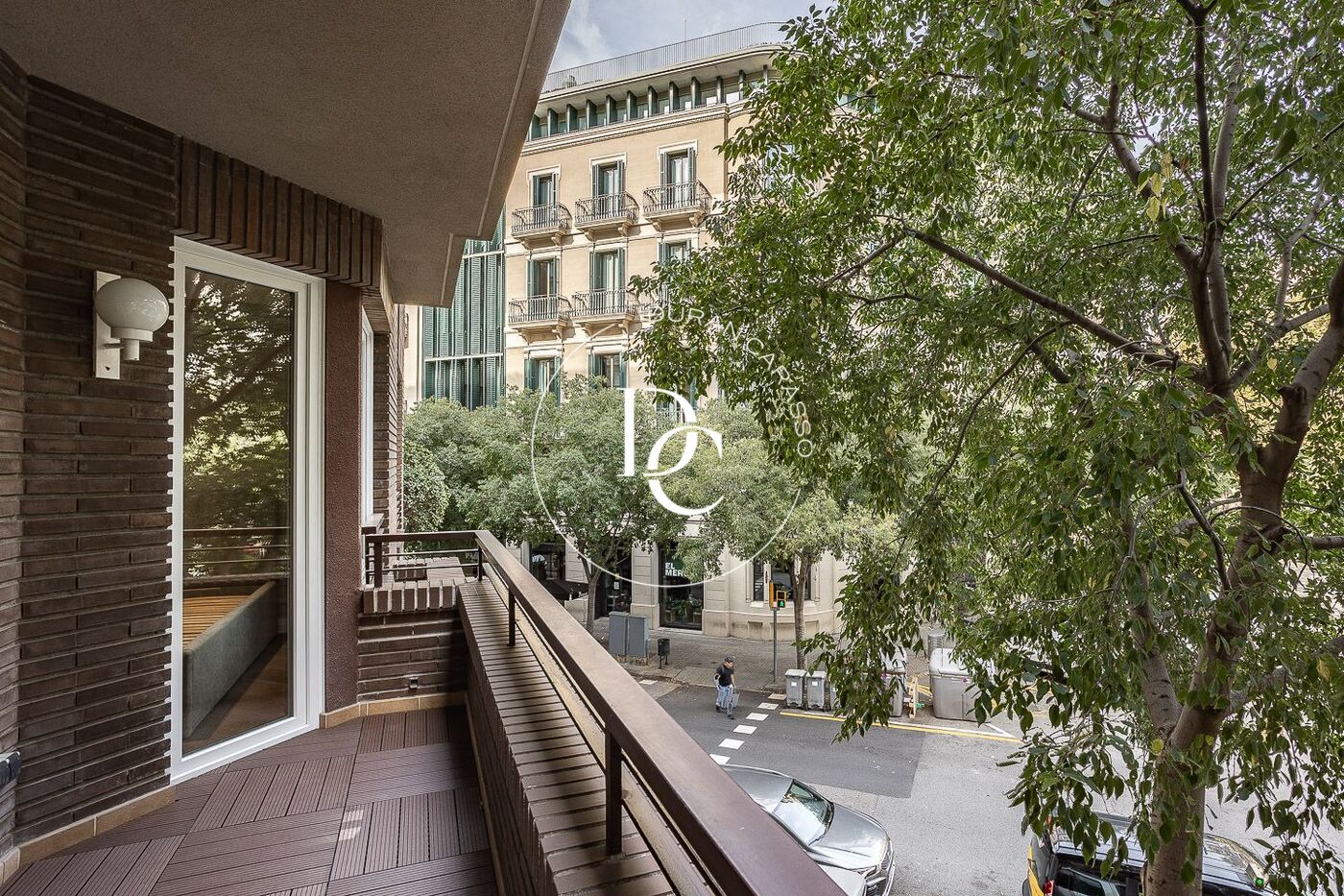 147 sqm luxury flat with views and terrace for sale in La Dreta de l'Eixample, Barcelona