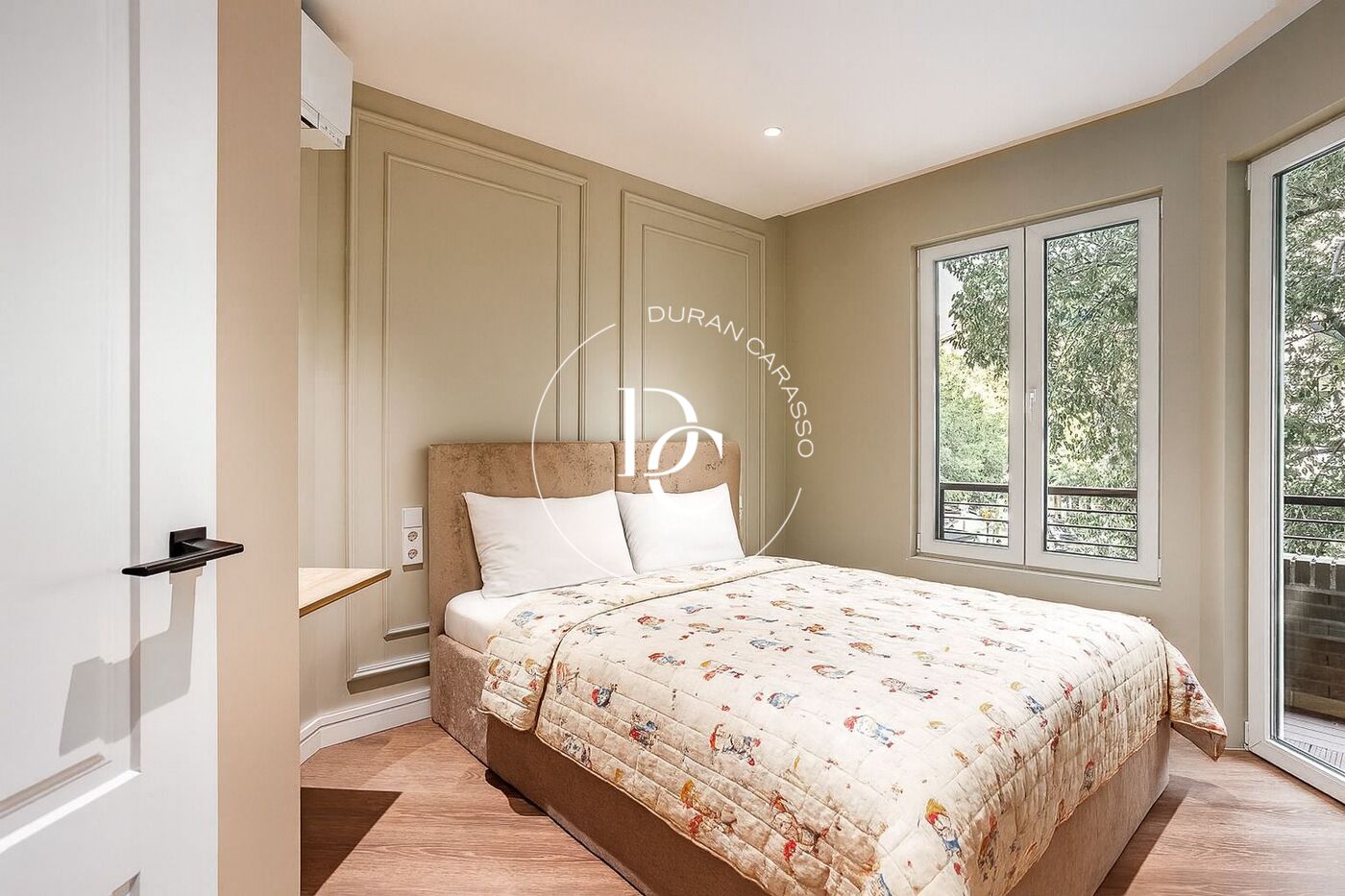 147 sqm luxury flat with views and terrace for sale in La Dreta de l'Eixample, Barcelona