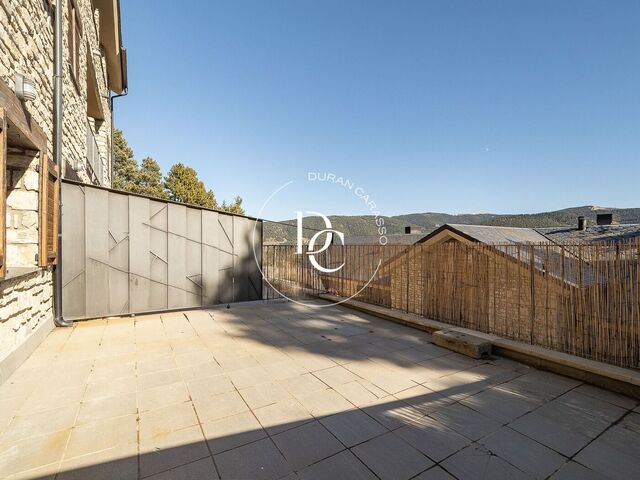 Piso con terraza junto a las pistas de esquí de La Molina 