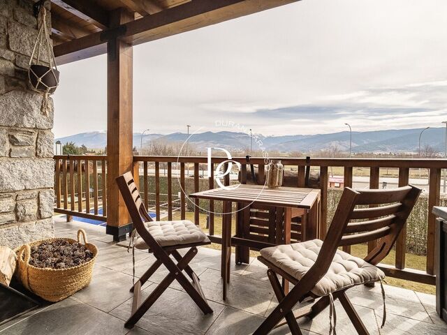 Charmante maison avec cheminée, terrasse et magnifiques vues.