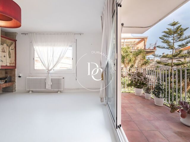  Pis al centre de Sitges en segona línia de la platja de Sant Sebastià.