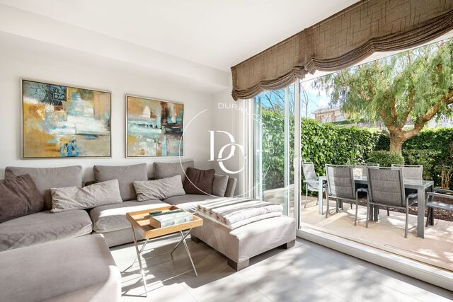 Casa adosada en venta con vistas en Vallpineda